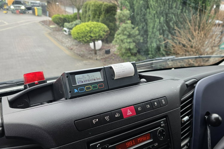 Iveco Daily 65C18 3.0 HI-MATIC / Chłodnia Mroźnia Winda zdjęcie 13