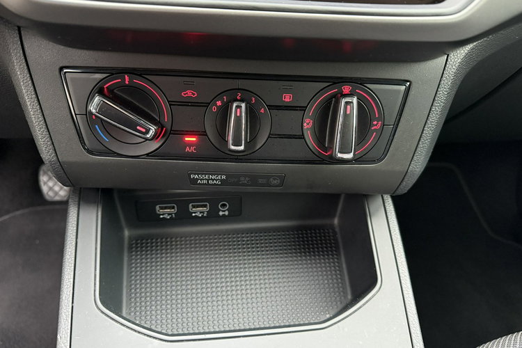 Seat Ibiza Serwisowana . Światła Led. zdjęcie 21