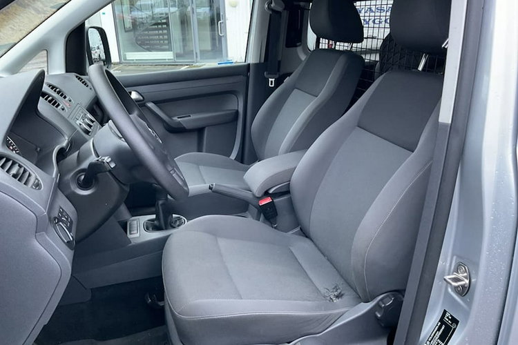 Volkswagen Caddy 2.0 MPI 109 KM 7osobowy MAXI 76 tyś km przebiegu NOWY Gaz/LPG2 zdjęcie 13