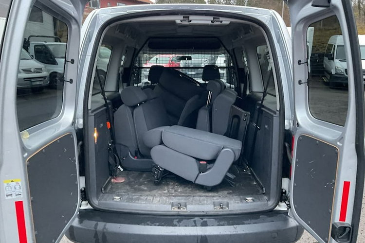 Volkswagen Caddy 2.0 MPI 109 KM 7osobowy MAXI 76 tyś km przebiegu NOWY Gaz/LPG2 zdjęcie 15