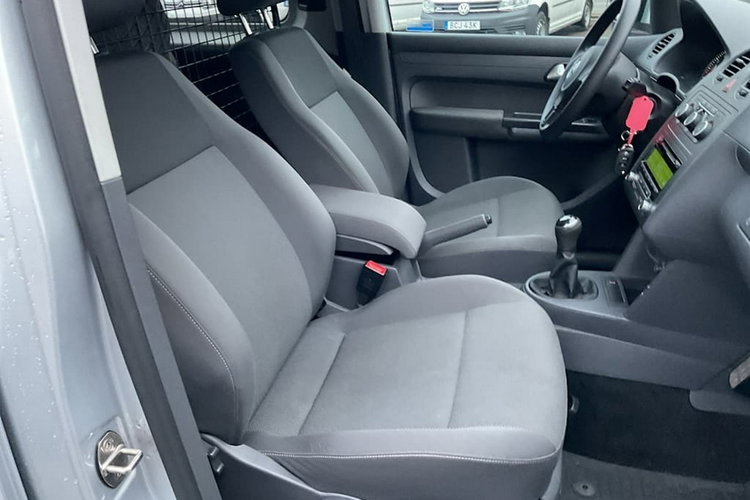 Volkswagen Caddy 2.0 MPI 109 KM 7osobowy MAXI 76 tyś km przebiegu NOWY Gaz/LPG2 zdjęcie 9