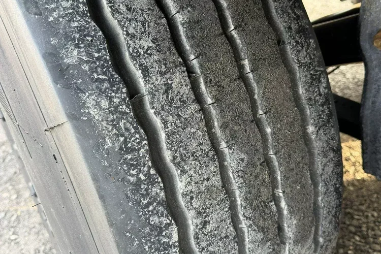 Schmitz Standard Rama Ocynk Oś podnoszona Grudzień 2019r zdjęcie 17