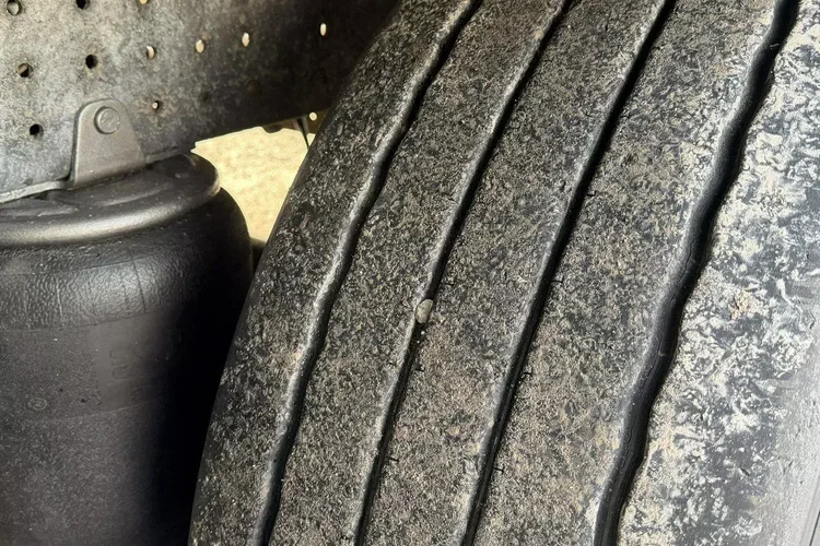 Schmitz Standard Rama Ocynk Oś podnoszona Grudzień 2019r zdjęcie 18