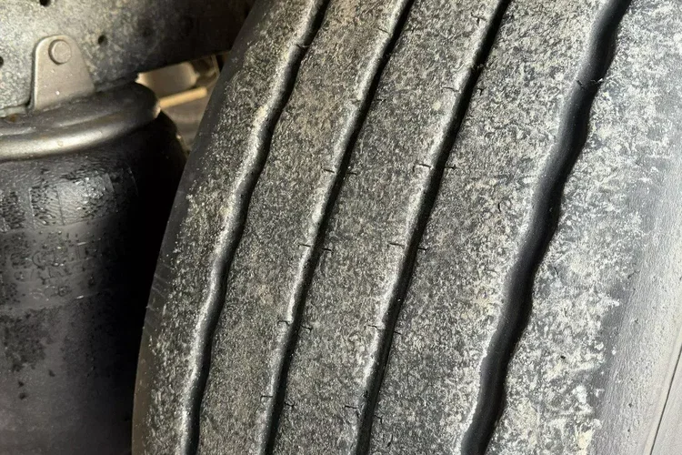 Schmitz Standard Rama Ocynk Oś podnoszona Grudzień 2019r zdjęcie 19