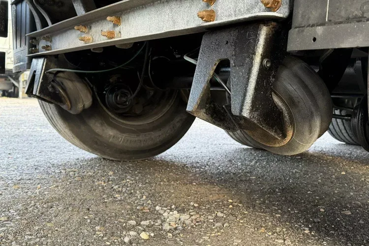 Schmitz Standard Rama Ocynk Oś podnoszona Grudzień 2019r zdjęcie 7