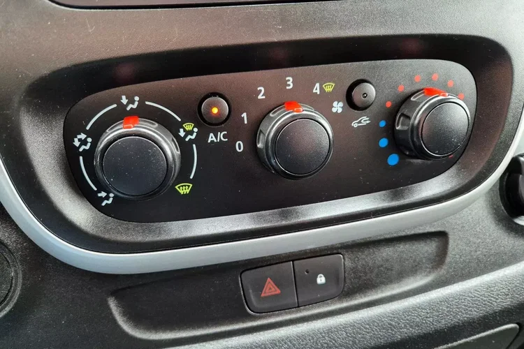 Renault Trafic Long 44999zł NETTO 1.6dCi/125KM zdjęcie 23