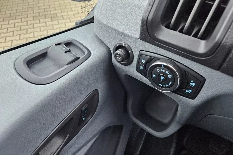 Ford transit L3H2 74999zł NETTO Brygadówka 6 osób 2.0TdCi/170KM zdjęcie 21