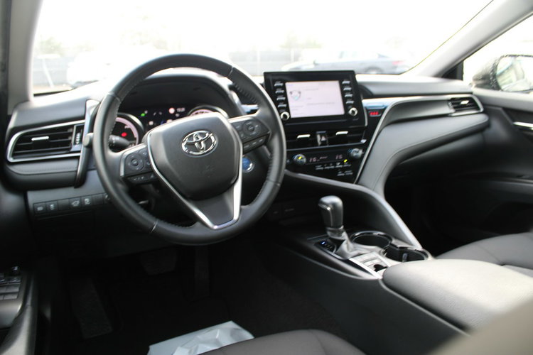 Toyota Camry 2.5 Hybrid e-CTV Comfort F-vat Kamera Gwarancja zdjęcie 13