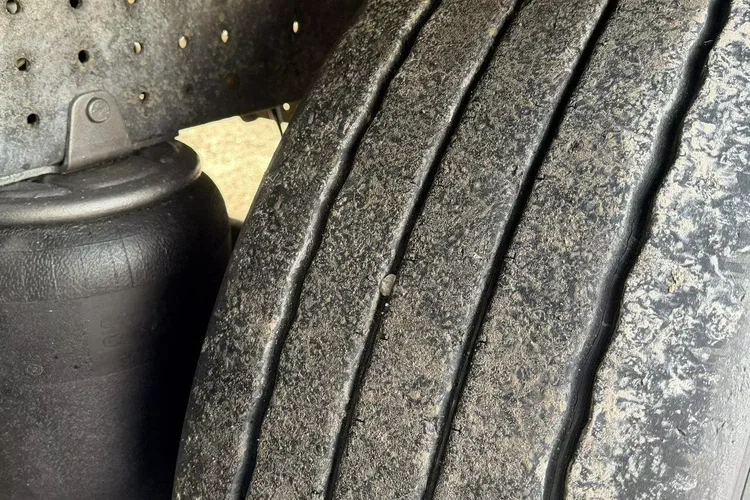 Schmitz Standard Rama Ocynk Oś podnoszona Grudzień 2019r zdjęcie 43