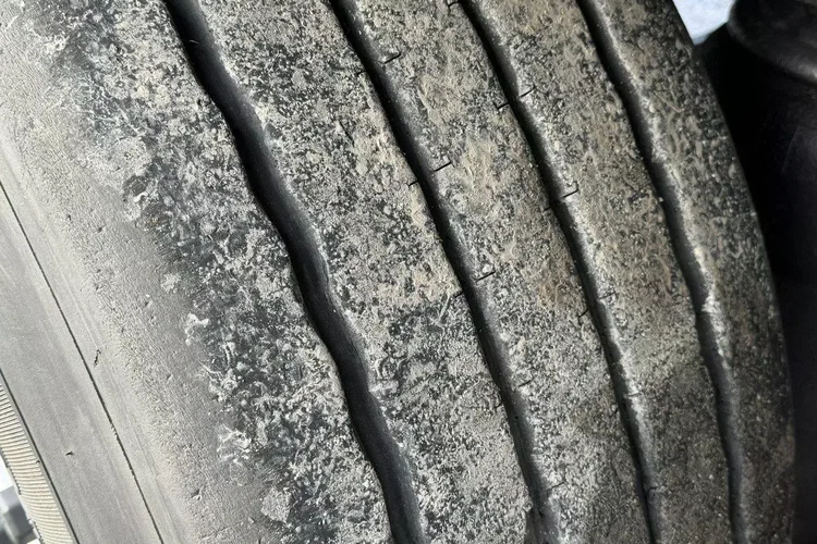 Schmitz Standard Rama Ocynk Oś podnoszona Grudzień 2019r zdjęcie 34