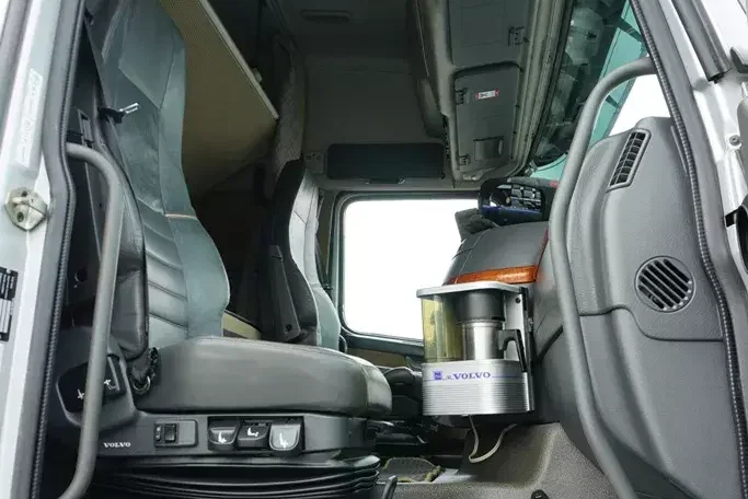 Volvo / FH / 520 / 8 X 2 / SKRZYNIOWY + HDS / PM 85 SP + JIB J 1204 / WYSIĘG 31.9 M zdjęcie 10