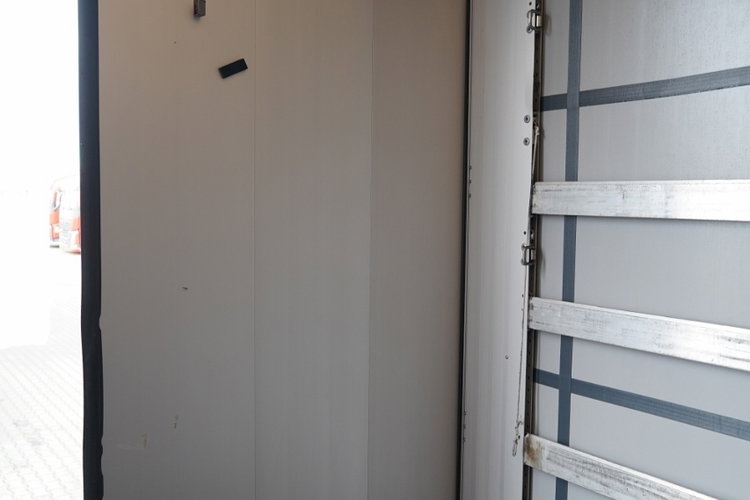 Wielton FIRANKA STANDARD / PODNOSZONY DACH / SYSTEM BDE - ROZSUWANE SŁUPKI / OŚ PODNOSZONA / MAŁO UŻYWANA  zdjęcie 22