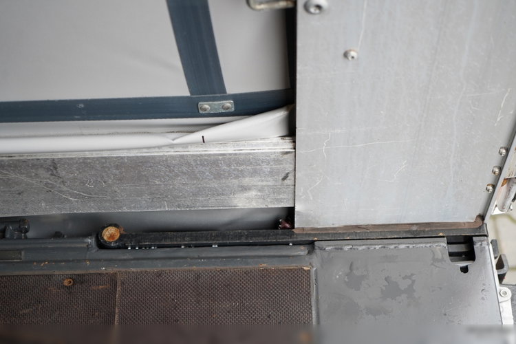 Wielton FIRANKA STANDARD / PODNOSZONY DACH / SYSTEM BDE - ROZSUWANE SŁUPKI / OŚ PODNOSZONA / MAŁO UŻYWANA  zdjęcie 23