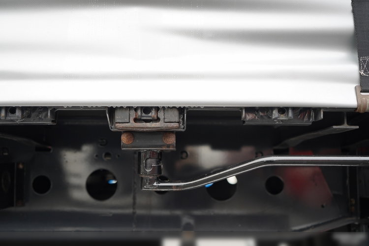 Wielton FIRANKA STANDARD / PODNOSZONY DACH / SYSTEM BDE - ROZSUWANE SŁUPKI / OŚ PODNOSZONA / MAŁO UŻYWANA  zdjęcie 25