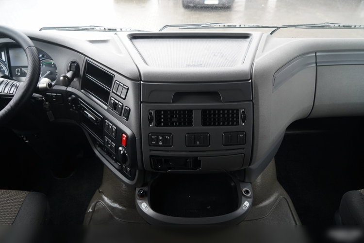 DAF XF 480 / LORA / LOHR / 16, 5 M / 4 DOSTAWCZAKI / 6 OSOBÓWEK / KLIMA POSTOJOWA / EURO 6 zdjęcie 36