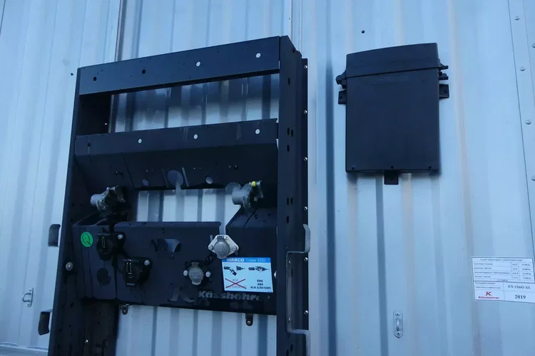 KAESSBOHRER MEGA / FIRANKA / OŚ PODNOSZONA / 3 SZTUKI / zdjęcie 13