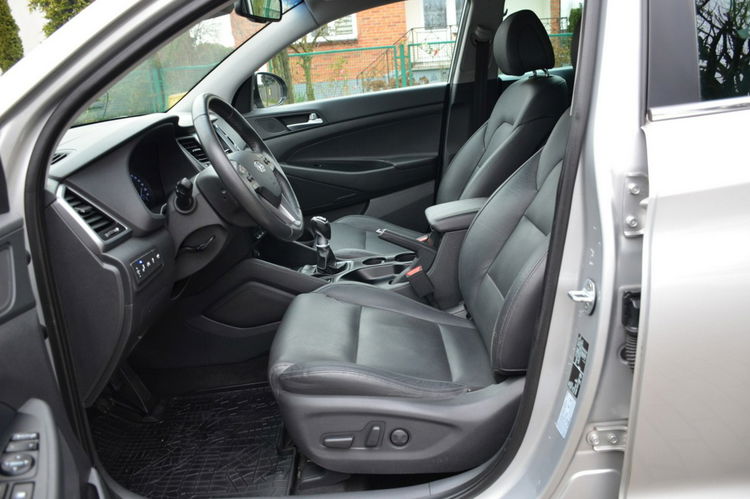Hyundai Tucson 2.0CRDI 185KM Serwis Panorama Bi-xenon Navi Kamera Wentyle Grz.kiera zdjęcie 23