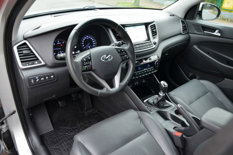 Hyundai Tucson 2.0CRDI 185KM Serwis Panorama Bi-xenon Navi Kamera Wentyle Grz.kiera zdjęcie 24