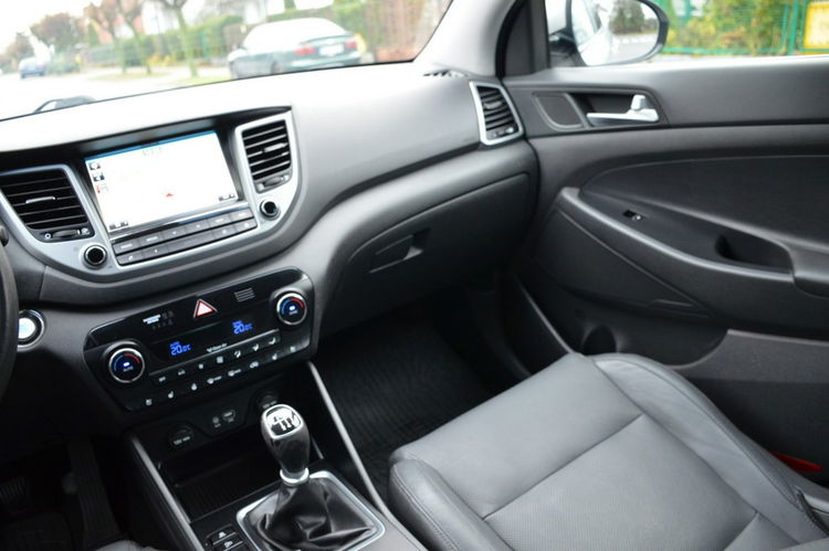 Hyundai Tucson 2.0CRDI 185KM Serwis Panorama Bi-xenon Navi Kamera Wentyle Grz.kiera zdjęcie 33