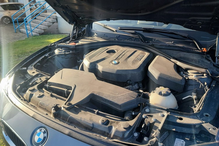 BMW 318 oryginał lakier + automat + serwis zdjęcie 18