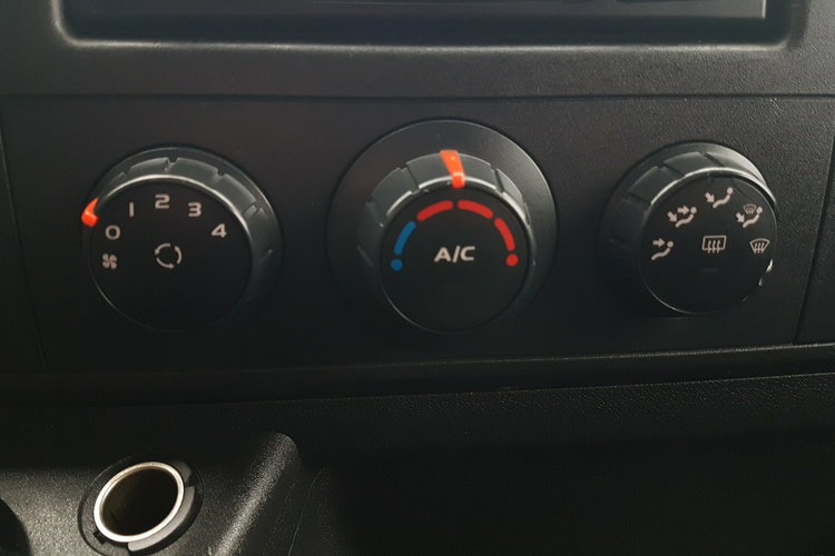Renault Master KONTENER 8EP 4.23x2.23x2.24 KLIMA MANUAL KRAJOWY 6-BIEGÓW zdjęcie 31