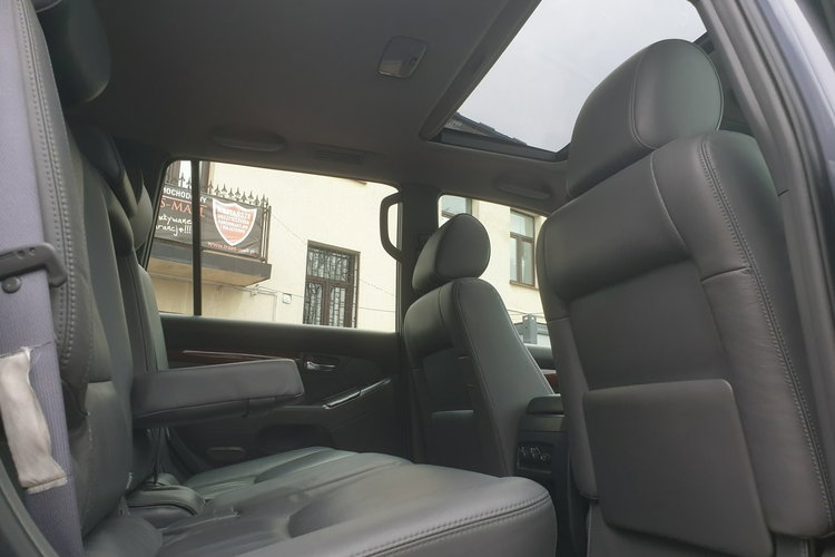 Toyota Land Cruiser 7 Osób. Wyciągarka. Navi. Oryginalne 200tys. km Doinwestowana. zdjęcie 27
