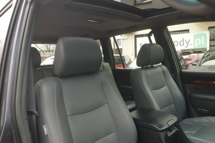 Toyota Land Cruiser 7 Osób. Wyciągarka. Navi. Oryginalne 200tys. km Doinwestowana. zdjęcie 33