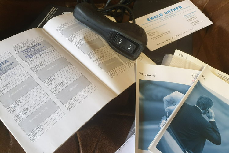 Toyota Land Cruiser 7 Osób. Wyciągarka. Navi. Oryginalne 200tys. km Doinwestowana. zdjęcie 35