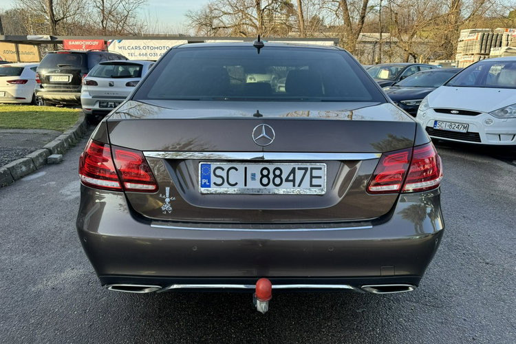 Mercedes E 250 LIFT, Ele bagażnik, Ele szyby, Ele lusterka, 2 kpl. kół, Roleta zdjęcie 10