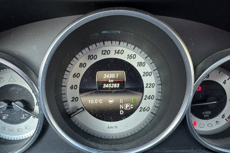 Mercedes E 250 LIFT, Ele bagażnik, Ele szyby, Ele lusterka, 2 kpl. kół, Roleta zdjęcie 20