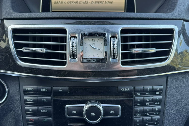 Mercedes E 250 LIFT, Ele bagażnik, Ele szyby, Ele lusterka, 2 kpl. kół, Roleta zdjęcie 25