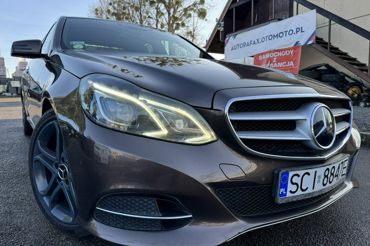Mercedes E 250 LIFT, Ele bagażnik, Ele szyby, Ele lusterka, 2 kpl. kół, Roleta zdjęcie 5