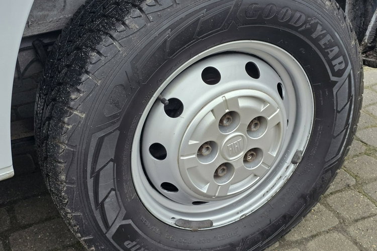 Fiat Ducato 2.3 JTD 140KM / L2H2 / Faktura VAT / ZADBANY zdjęcie 15