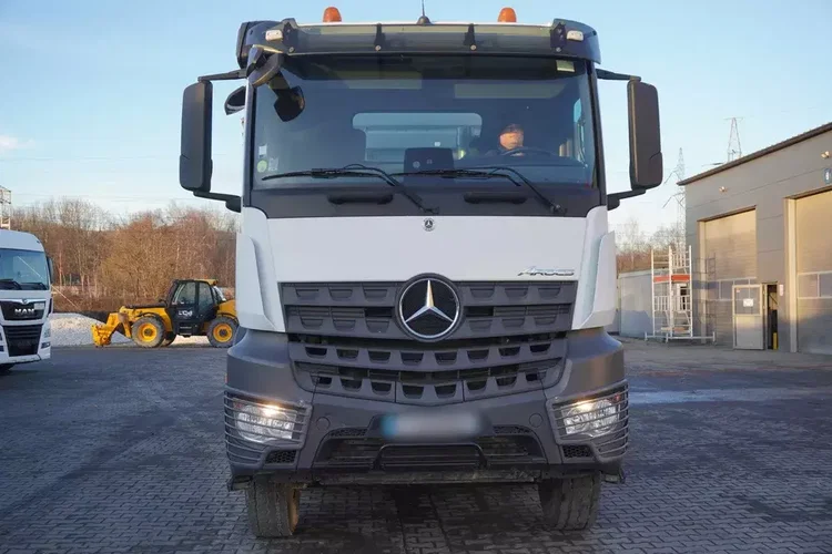 Mercedes Arocs 3243 E6 8x4 / Wywrotka / 120 tys. km / Retarder / Hydroburta zdjęcie 10