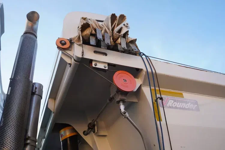 Mercedes Arocs 3243 E6 8x4 / Wywrotka / 120 tys. km / Retarder / Hydroburta zdjęcie 16