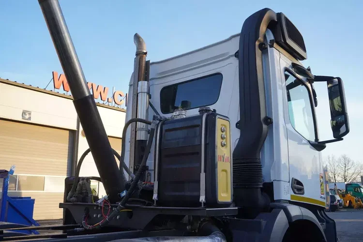 Mercedes Arocs 3243 E6 8x4 / Wywrotka / 120 tys. km / Retarder / Hydroburta zdjęcie 17