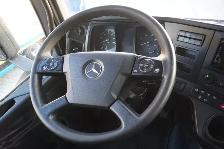 Mercedes Arocs 3243 E6 8x4 / Wywrotka / 120 tys. km / Retarder / Hydroburta zdjęcie 25