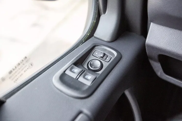 Renault Master 2.3 BLUE DCI L3H2 bogate wyposażenie zdjęcie 51