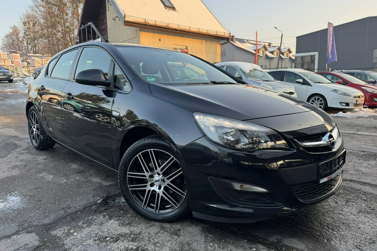 Opel Astra Klimatronic 2-stref, Podgrz. fotele + kierownica, 2 kpl. kół zdjęcie 4