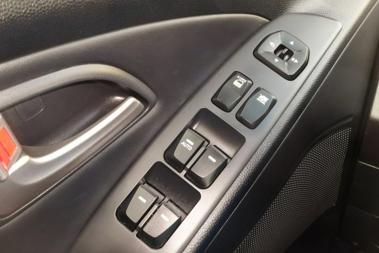 Hyundai ix35 Alu Klima Hak 4 x 4 zdjęcie 22