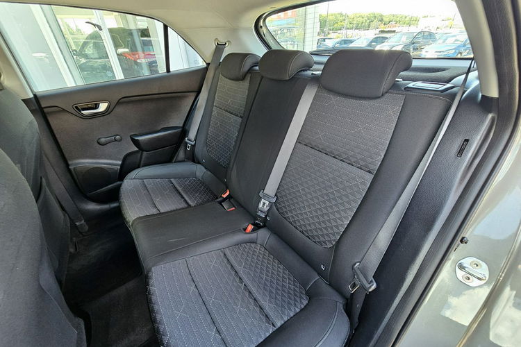 Kia Rio model 2018, grzana kierownica i fotele, asystent pasa, radar zdjęcie 15
