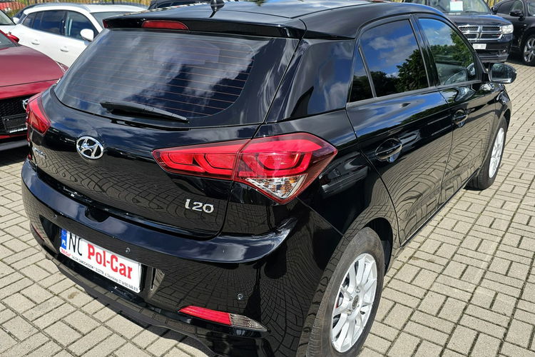 Hyundai i20 Grzane fotele i kierownica, asystent pasa ruchu, zdjęcie 9