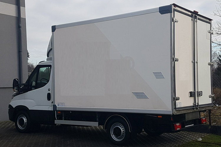Iveco Daily 6EP CHŁODNIA MROŹNIA IZOTERMA AGREGAT THERMO KING V-200 MAX GRZANIE zdjęcie 3