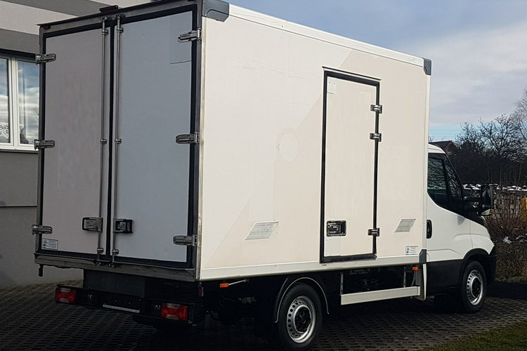 Iveco Daily 6EP CHŁODNIA MROŹNIA IZOTERMA AGREGAT THERMO KING V-200 MAX GRZANIE zdjęcie 4