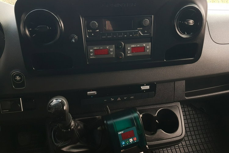 Mercedes Sprinter MAXI CHŁODNIA AGREGAT 2 KOMORY GRZANIE KLIMA IZOTERMA BLASZAK zdjęcie 10