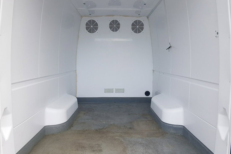 Mercedes Sprinter MAXI CHŁODNIA AGREGAT 2 KOMORY GRZANIE KLIMA IZOTERMA BLASZAK zdjęcie 17