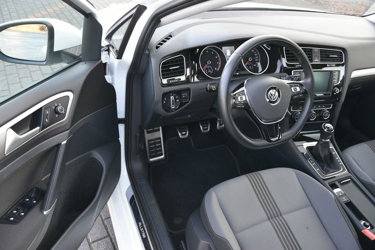 Volkswagen Golf Allstar 1.4TSi 125KM Manual 2017r. Panorama NAVi TEMPOMAT 2xPDC Climat zdjęcie 15