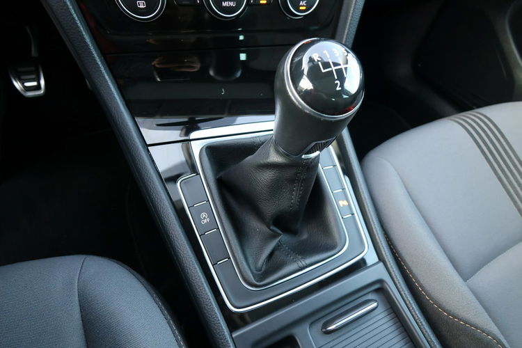 Volkswagen Golf Allstar 1.4TSi 125KM Manual 2017r. Panorama NAVi TEMPOMAT 2xPDC Climat zdjęcie 19