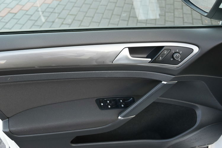 Volkswagen Golf Allstar 1.4TSi 125KM Manual 2017r. Panorama NAVi TEMPOMAT 2xPDC Climat zdjęcie 31