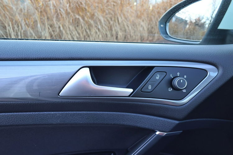 Volkswagen Golf Allstar 1.4TSi 125KM Manual 2017r. Panorama NAVi TEMPOMAT 2xPDC Climat zdjęcie 35